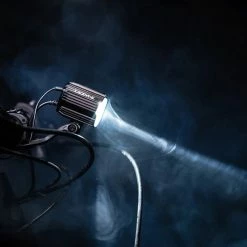 Lezyne Super HB STVZO E1000 Feu Avant Pour Vélo électrique -Vélo Èlectrique Soldes 4710582549243LezyneSuperHBSTVZOE1000E BikeFrontlicht1 LED ESPHB V104AE Action1