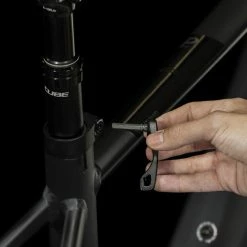 Cube Touring Hybrid Pro 500 Black'n'metal -Vélo Èlectrique Soldes cube 631101 20118985 Touring Hybrid Pro 500 black n metal 5